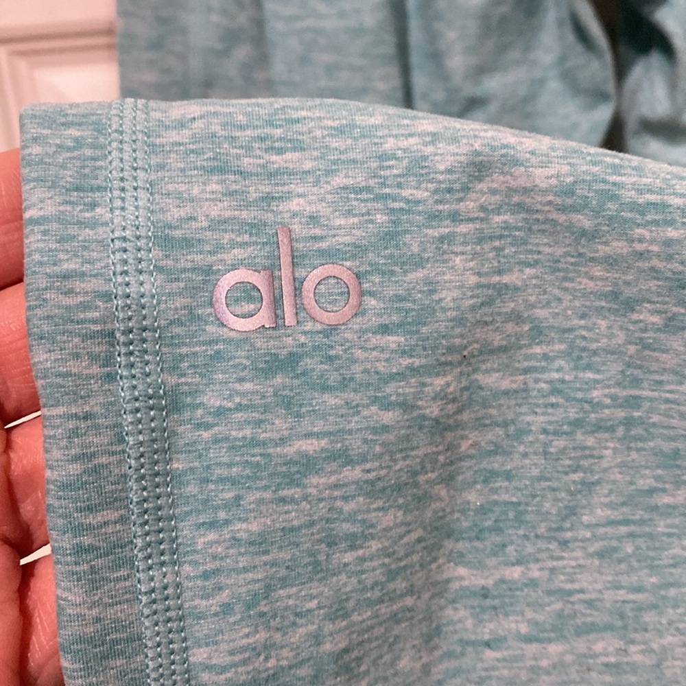 Alo Leggings - Picture 8 of 9